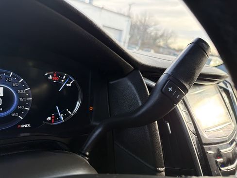 Used 2018 Cadillac Escalade ESV Luxury image 28