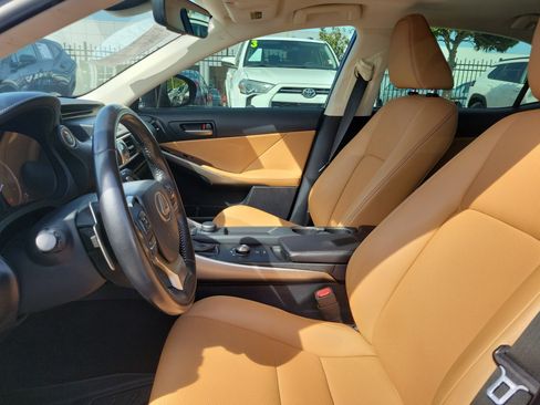 Used 2018 Lexus IS 300 w/ Premium Package RWD image 22