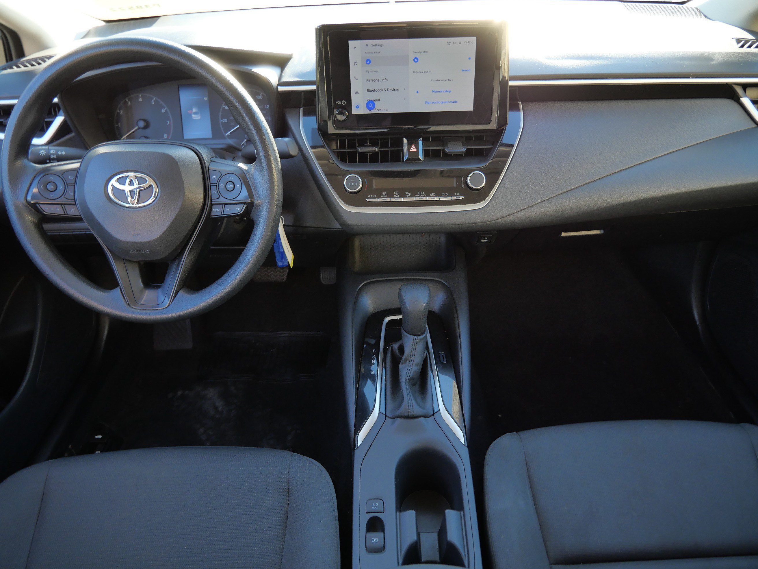 Certified 2025 Toyota Corolla LE FWD image 11