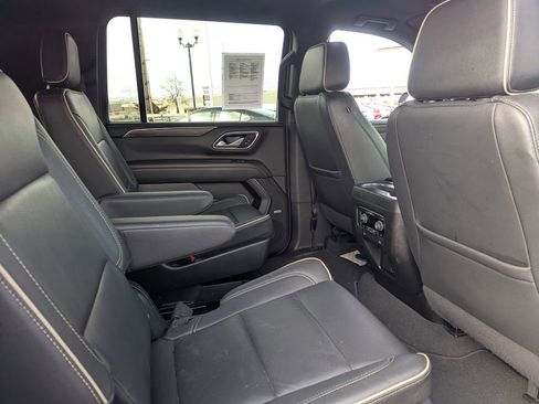 Used 2022 Chevrolet Suburban Premier AWD/4WD image 33