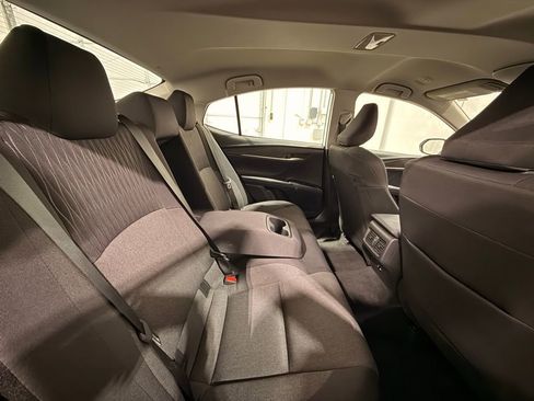 Used 2025 Toyota Camry LE image 28