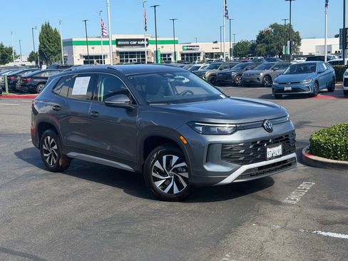 Certified 2026 Volkswagen Tiguan S AWD/4WD image 3