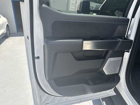 Used 2025 Ford F250 Platinum w/ FX4 Off-Road Package image 19