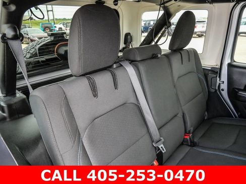 Used 2023 Jeep Wrangler Unlimited Rubicon 4xe w/ Cold Weather Group AWD/4WD image 31