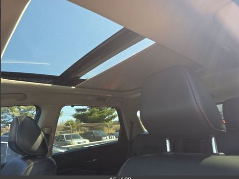 Used 2023 Nissan Pathfinder Platinum image 10