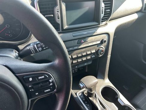 Used 2019 Kia Sportage LX w/ Option Group 017 FWD image 18