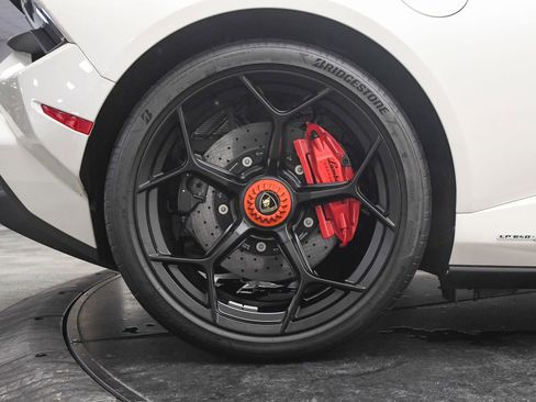 Used 2023 Lamborghini Huracan Tecnica image 32