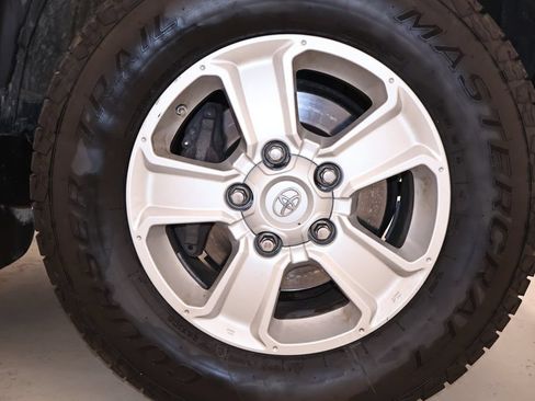 Used 2016 Toyota Tundra SR5 w/ SR5 Upgrade Package AWD/4WD image 37