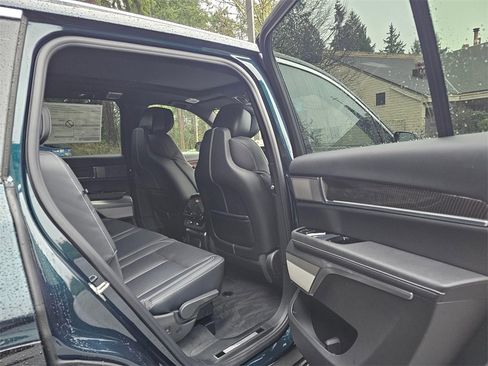 New 2026 Cadillac Vistiq Luxury image 14