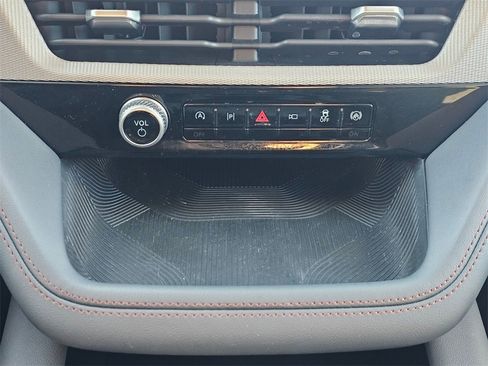 Used 2025 Ford Explorer Active image 16