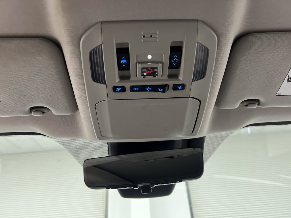 Used 2020 Toyota Highlander Platinum FWD image 73