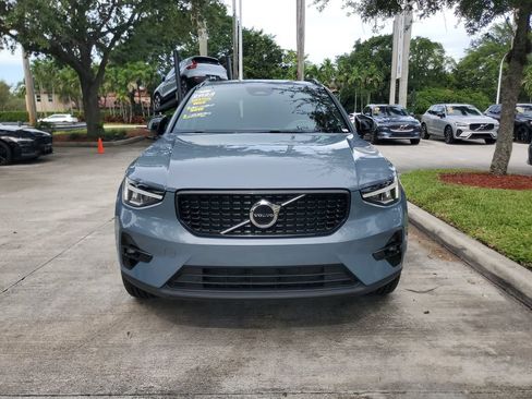 Certified 2023 Volvo XC40 B5 Plus w/ Climate Package AWD/4WD image 2