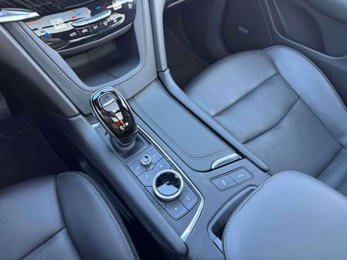 Used 2023 Cadillac XT6 Premium Luxury w/ Technology Package AWD/4WD image 33