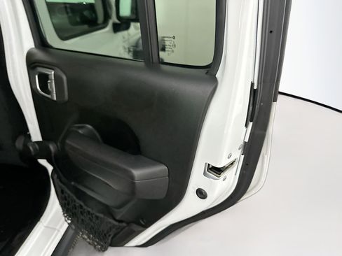 Used 2022 Jeep Wrangler Unlimited Sport image 28