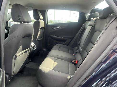 Used 2018 Chevrolet Malibu LT FWD image 31