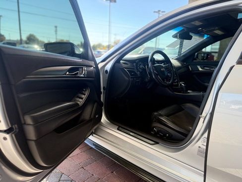 Used 2016 Cadillac CTS V w/ Luxury Package RWD image 39