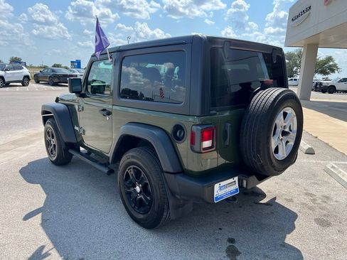 Used 2021 Jeep Wrangler Sport AWD/4WD image 3