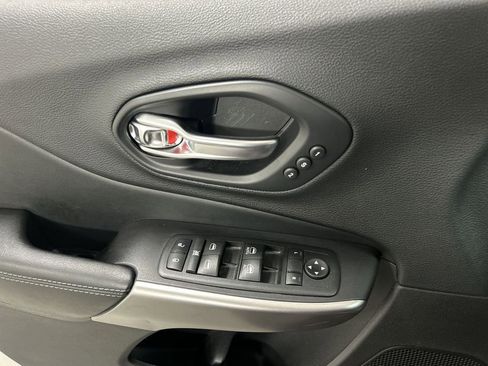 Used 2020 Jeep Cherokee High Altitude image 11