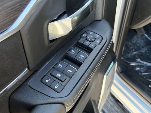 New 2026 RAM 2500 Laramie AWD/4WD image 12