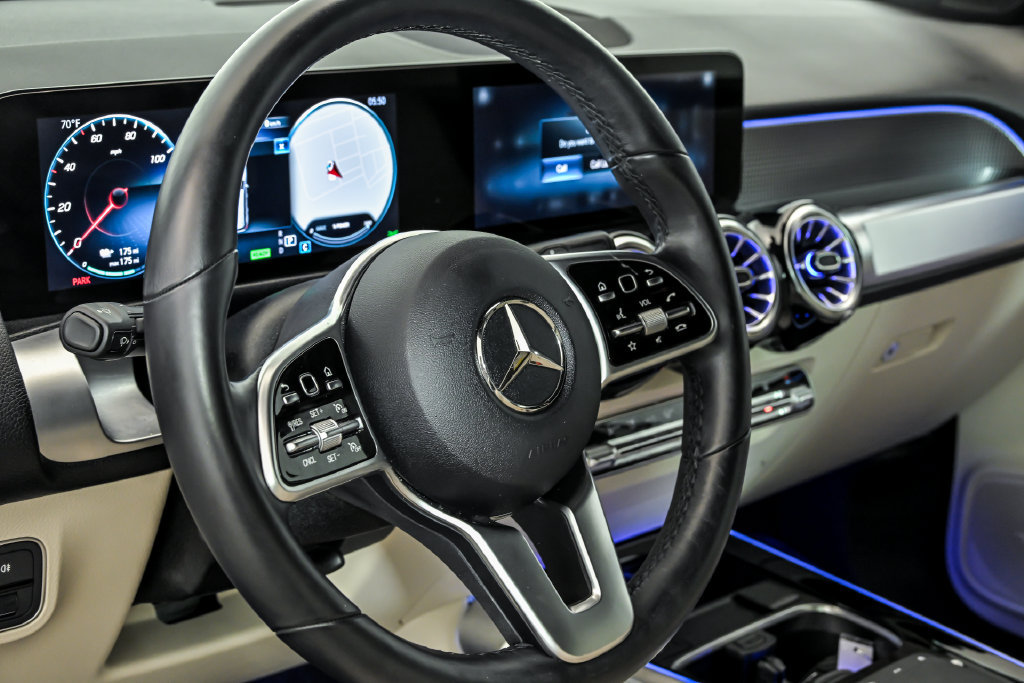 Used 2022 Mercedes-Benz EQB 300 4MATIC image 15