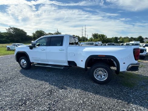 New 2026 GMC Sierra 3500 SLT w/ SLT Premium Package AWD/4WD image 7