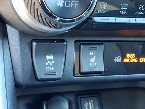 Certified 2025 Toyota RAV4 XSE w/ Advanced Technology Package AWD/4WD image 15