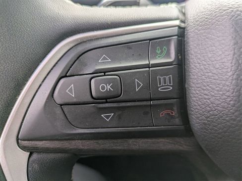 Used 2023 Jeep Grand Cherokee L Limited w/ Black Appearance Package image 18