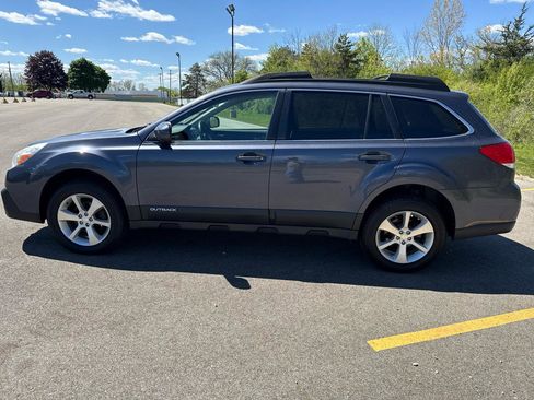 Used 2014 Subaru Outback 2.5i Limited AWD/4WD image 8