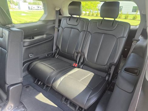 Used 2023 Jeep Grand Cherokee L Limited w/ Luxury Tech Group II AWD/4WD image 10