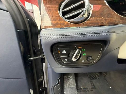 Used 2021 Bentley Bentayga AWD/4WD image 13