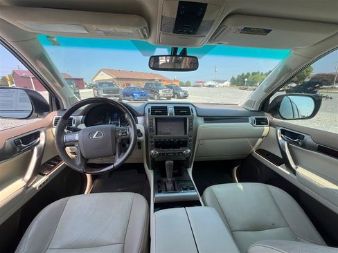Used 2017 Lexus GX 460 Premium AWD/4WD image 22