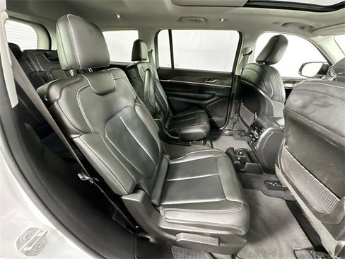 Used 2023 Jeep Grand Cherokee L Limited w/ Black Appearance Package image 30