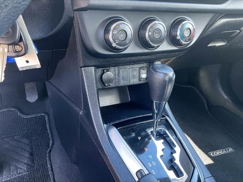 Used 2015 Toyota Corolla L FWD image 26