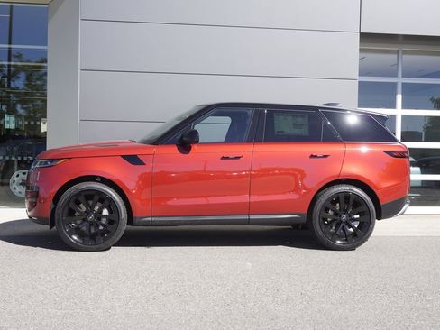 New 2025 Land Rover Range Rover Sport SE image 8