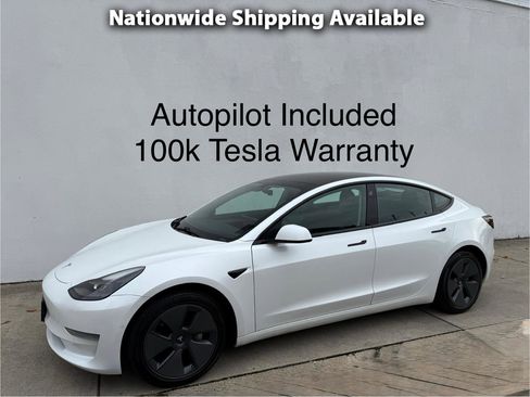 Used 2021 Tesla Model 3 Standard Range Plus image 1