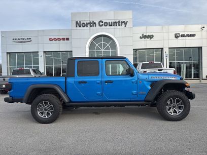 New 2025 Jeep Gladiator Mojave w/ Convenience Group