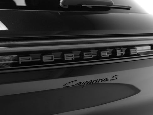 New 2026 Porsche Cayenne S image 20