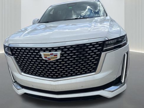 Used 2022 Cadillac Escalade Luxury image 10