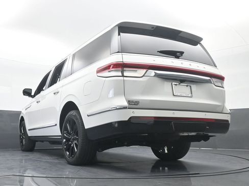 Used 2023 Lincoln Navigator L Reserve w/ Monochromatic Package image 74