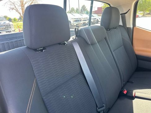Used 2019 Toyota Tacoma SR5 AWD/4WD image 21