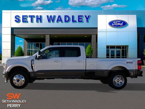 Used 2026 Ford F450 King Ranch w/ FX4 Off-Road Package image 3