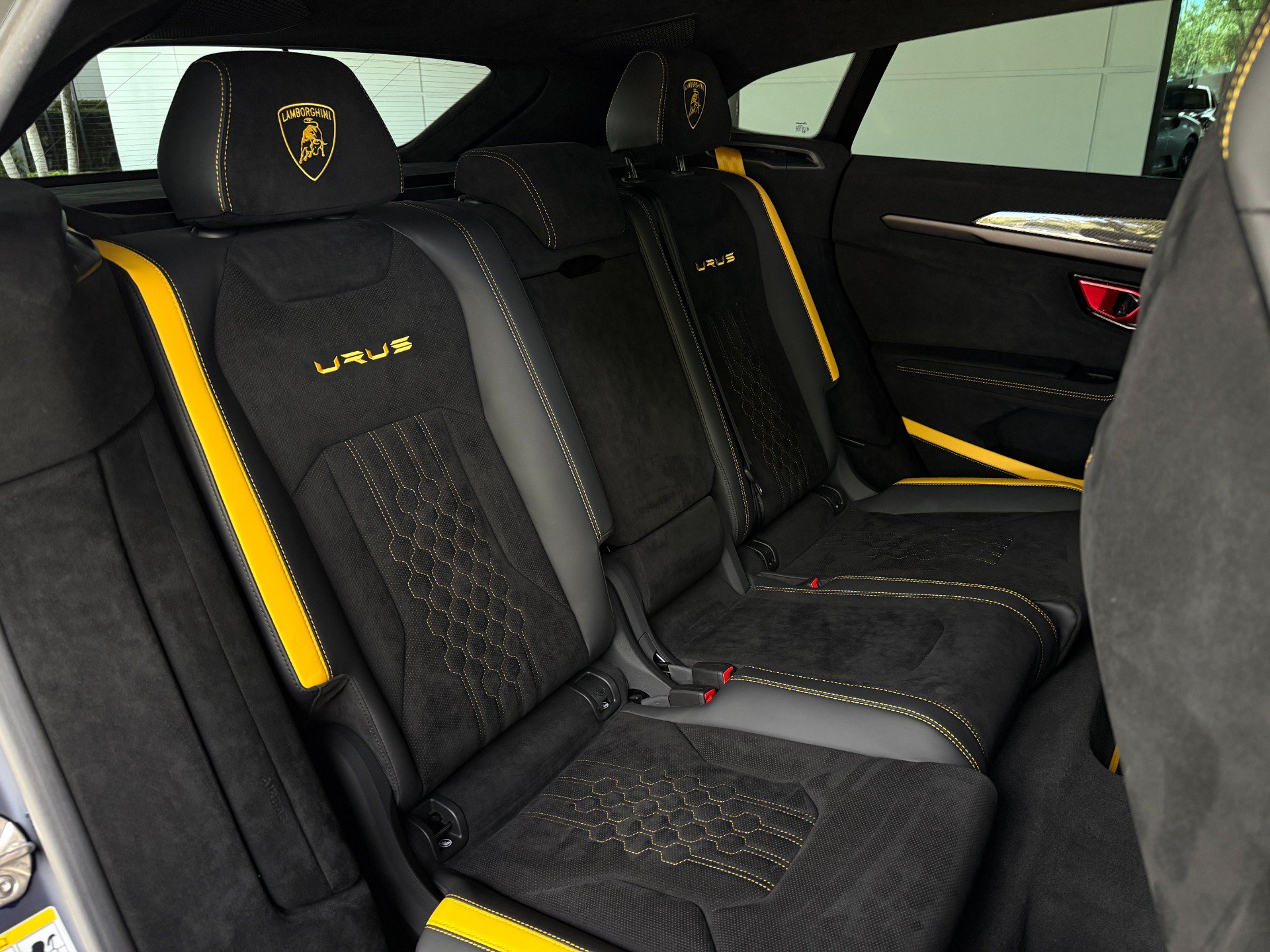 Used 2024 Lamborghini Urus Performante AWD/4WD image 33