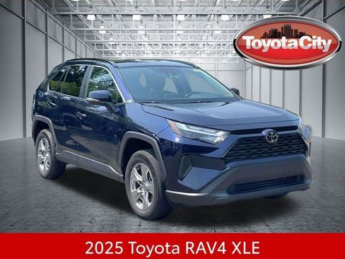 Used 2025 Toyota RAV4 XLE AWD/4WD image 1