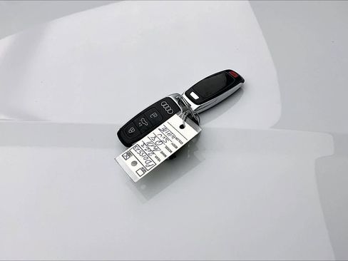 Certified 2023 Audi Q8 Premium image 15