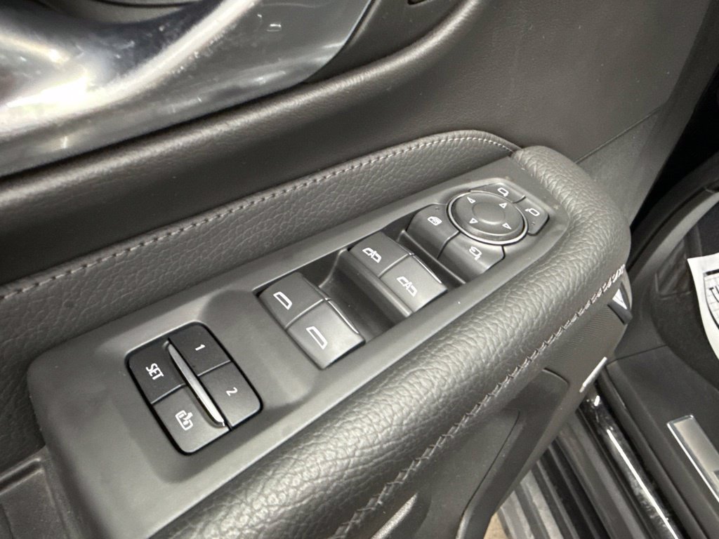 Used 2022 GMC Yukon XL Denali AWD/4WD image 22