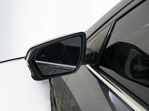 Used 2018 Chevrolet Equinox LT image 16