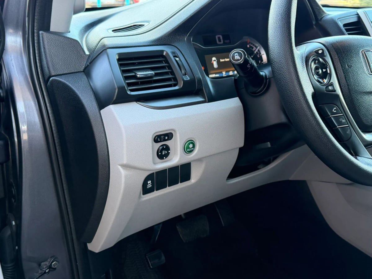 Used 2017 Honda Pilot EX image 43