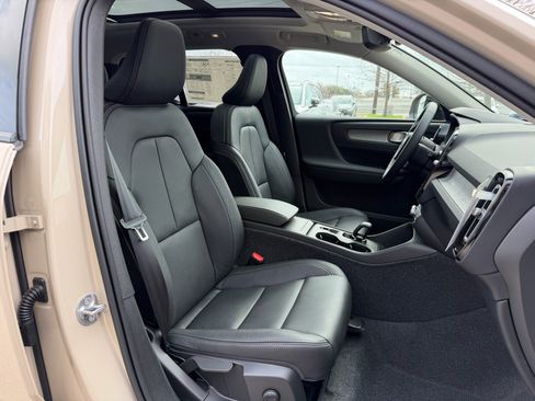 New 2026 Volvo XC40 B5 Core image 8