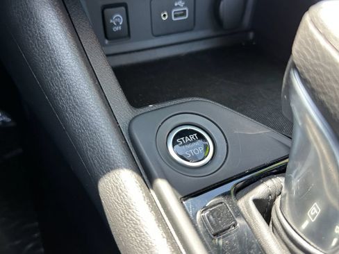 Used 2025 Nissan Sentra S FWD image 34