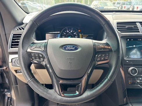 Used 2018 Ford Explorer XLT w/ Equipment Group 202A image 18
